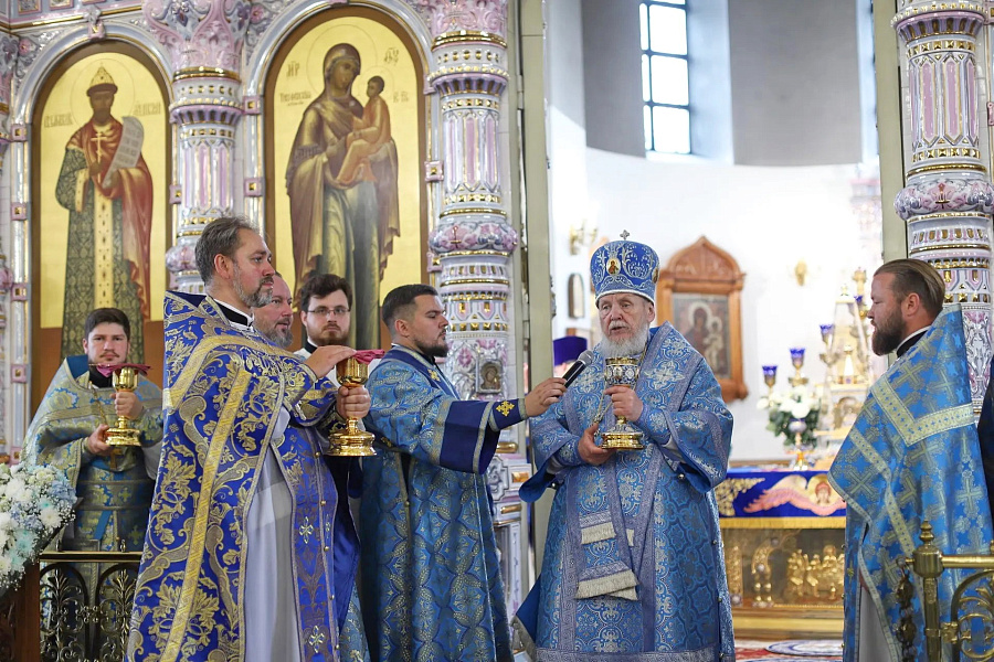 Архиерейское богослужение в Тихвинском храме Ногинска
